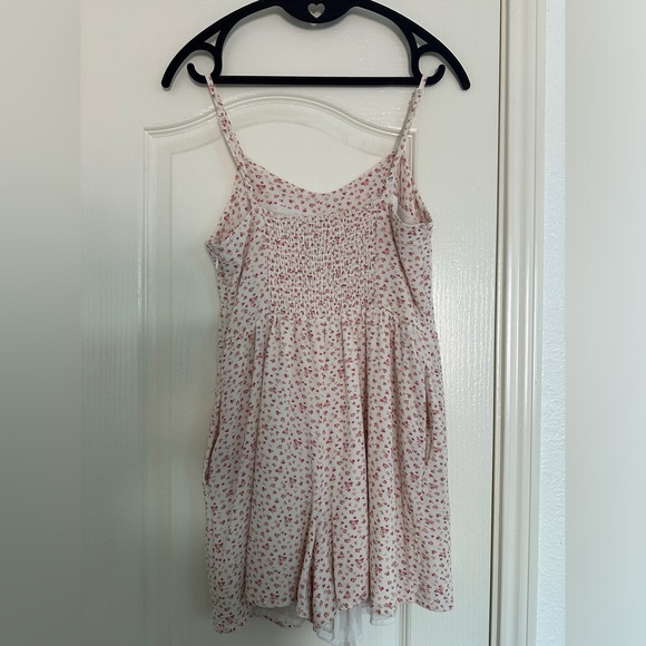 American Eagle floral romper 🌺 - Picture 4 of 15